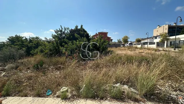 Descubre el terreno de tus sueños en El Francaset, Roda de B