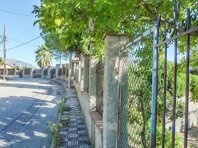 Terreno urbano en Esparreguera urb. Can Rial - Barcelona — 2