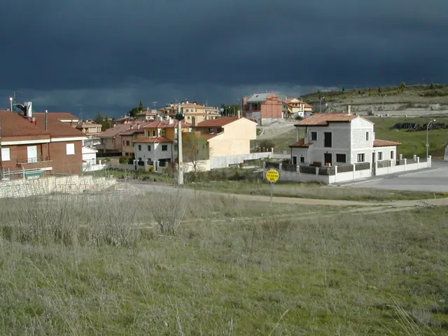 Parcela en venta en Cuéllar. Superficie 5411 m2. Urbanizable