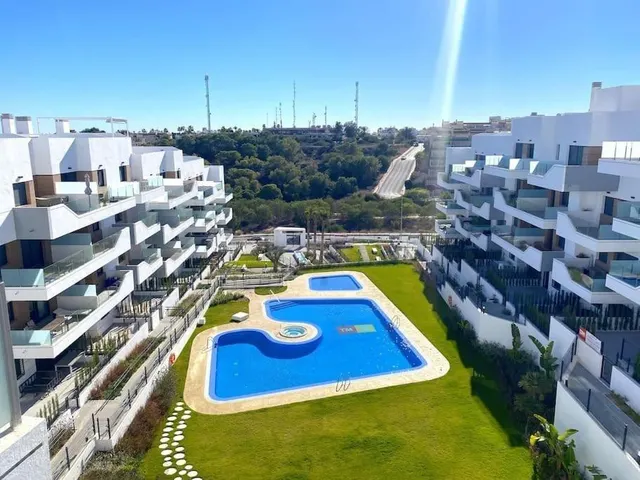 Apartamento moderno orientación sur con garaje en Aire Resid