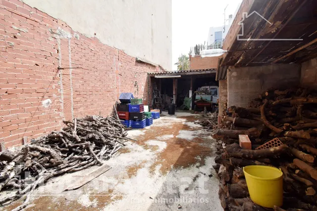 TERRENO URBANO CON MUCHAS POSIBILIDADES — 23