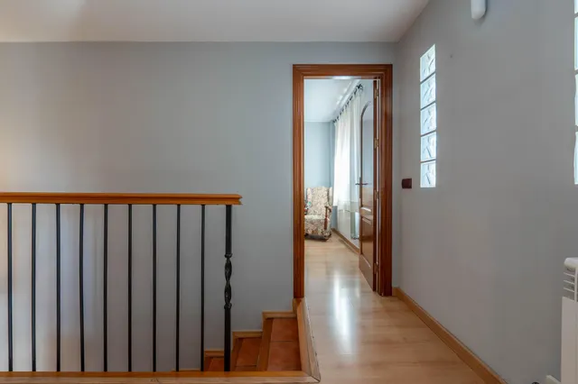 ¡¡ Impresionante chalet dividido en dos viviendas con piscina y zona ajardinadas !! — 49