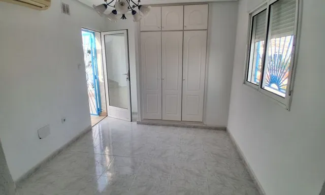 Villa 5 habitaciones 187m² en venta - torrevieja — 28