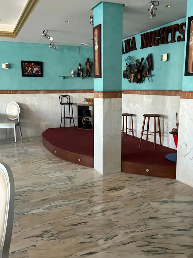 Restaurante 7 habitaciones 756m² en venta - Paraiso-Barronal — 7