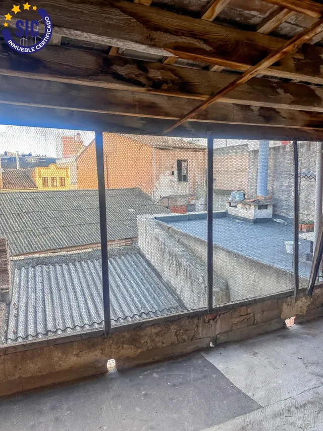 Casa de planta baja y dos alturas en el centro de Castellón, zona Tascas, junto a Fadrell, Borrull ideal para restauración o para vivienda. — 36