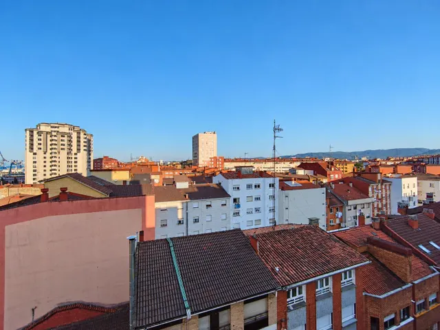 Piso luminoso con vistas al mar en La Calzada, Gijón | 3 habitaciones — 20