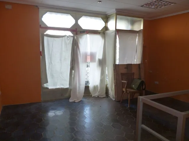 Bajo comercial en C/ Rafael Juan Vidal - Ontinyent — 2