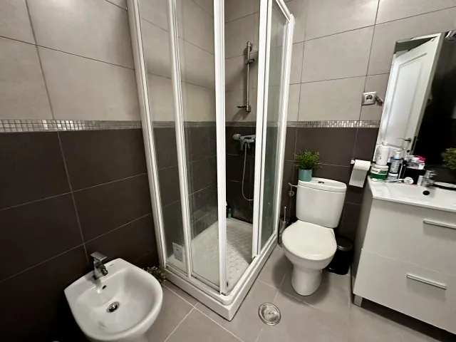 Duplex con apartamento independiente y patio privado en Málaga — 46