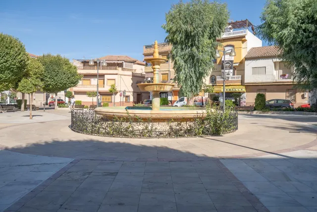 EXCELENTE SOLAR EN VENTA EN ARMILLA (JUNTO PLAZA ESPAÑA) — 29