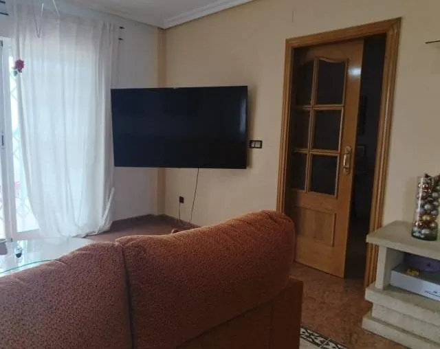Chalet urbano con piscina privada, vistas al mar y amplias zonas deportivas — 26