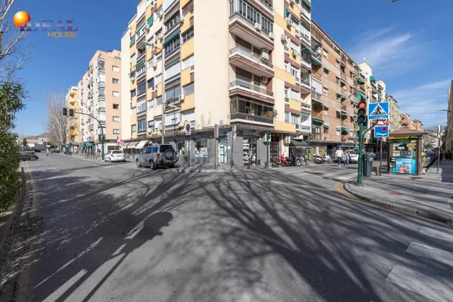 Estupendo piso  en la última planta en calle doctor azpitarte — 39
