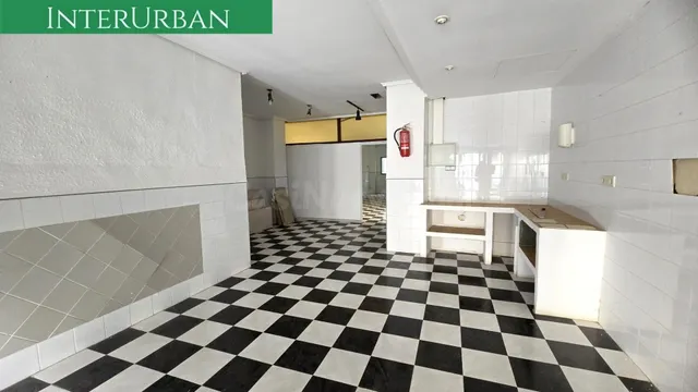 Oportunidad en Llíria: local comercial de 167 m2 para dar forma a tu próximo proyecto — 4