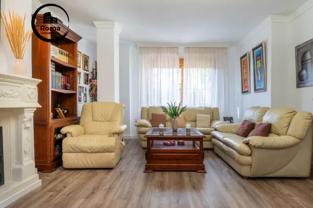 CHALET CON PISCINA Y JARDÍN A SOLO 10 MINUTOS DE GRANADA — 28