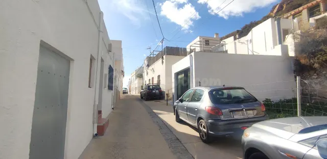 CASA PARA REFORMAR CON GRAN COCHERA EN LA VILLA DE NIJAR - foto 4