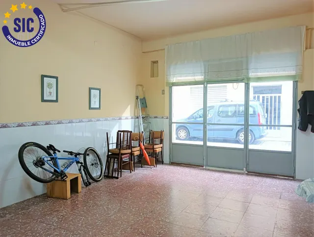 LOCAL COMERCIAL EN PROCESO DE CAMBIO A VIVIENDA CON PLAZA DE GARAJE — 8