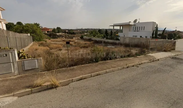 ¡MAGNÍFICA PARCELA URBANA EN EL CHORRICO!