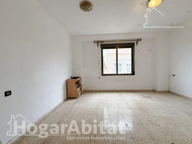 AMPLIA CASA PARA REFORMAR CON GARAJE Y TERRAZA EN EL CENTRO — 4