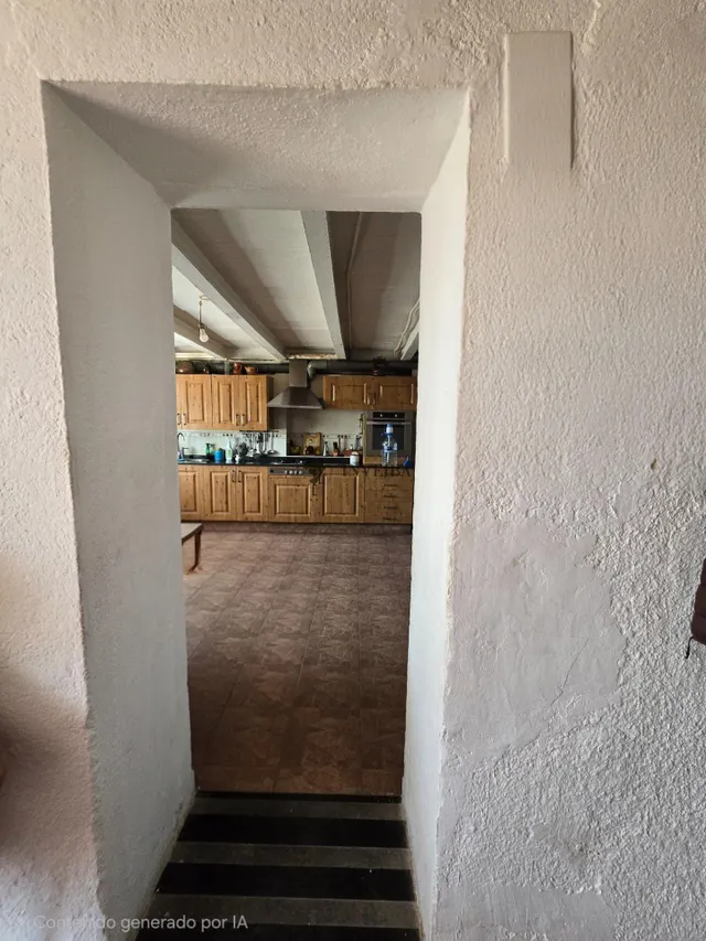 casa rodeada de zona verde — 12