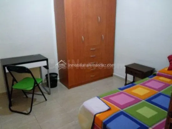 Estudiantes. Zona Colón. — 2