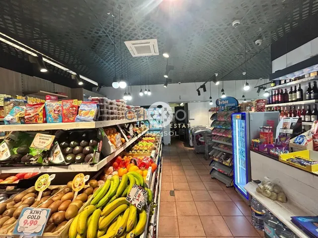 Traspaso de supermercado gourmet en Tres Torres – Sant Gervasi | Local de 100 m2 listo para continuar la actividad. — 9