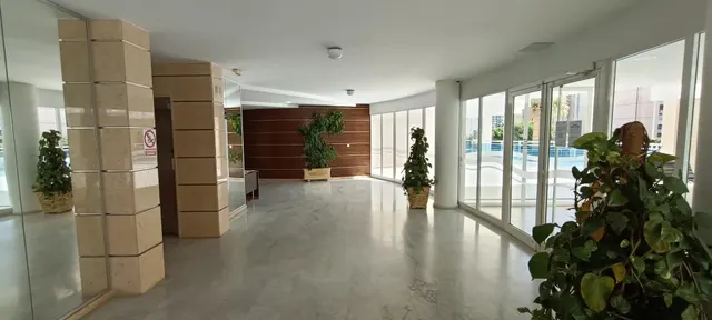 ¡OPORTUNIDAD! APARTAMENTO DE 2 DORMITORIOS Y 2 BAÑOS CON GRAN TERRAZA, BALCÓN Y PISCINA CERCA DEL MAR — 23