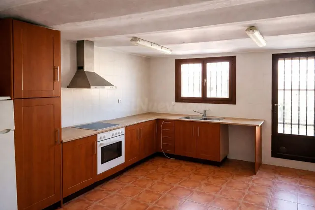Espectacular casa en la plaza del pueblo de Cabanes (Castell - foto 5
