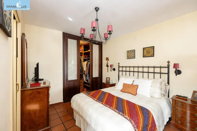 GRAN CASA EN ALBAICÍN BAJO. — 50