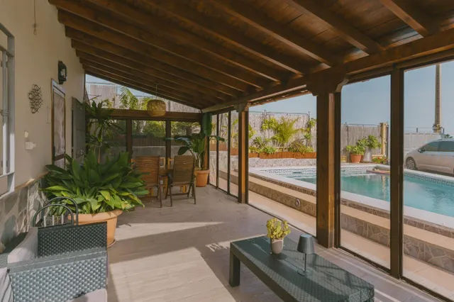 ENCANTADOR CORTIJO CON PISCINA, VISTAS ESPECTACULARES Y FRUTALES TROPICALES EN SALOBREÑA — 17