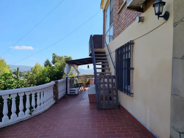 Casa en venta en Piera con dos viviendas independientes, jardín, piscina y parking — 49