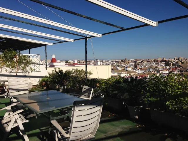SE ALQUILA ÁTICO AMUEBLADO EN EL CENTRO DE SEVILLA EN SEMANA