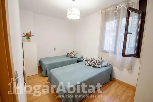 Vive con el confort de un residencial con piscina en este luminoso piso con balcón — 10