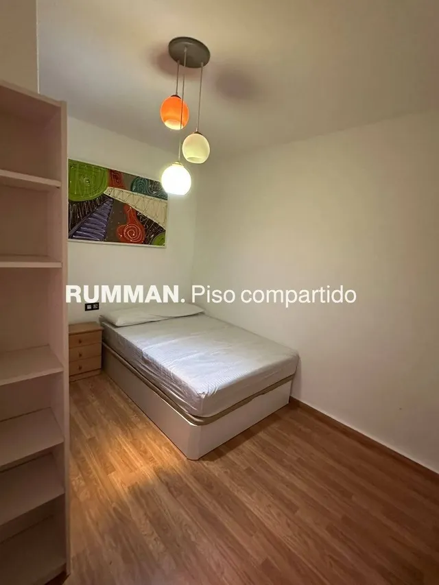 EST / TRAB. Piso de TRES dormitorios, zona Jardines del Triunfo — 15