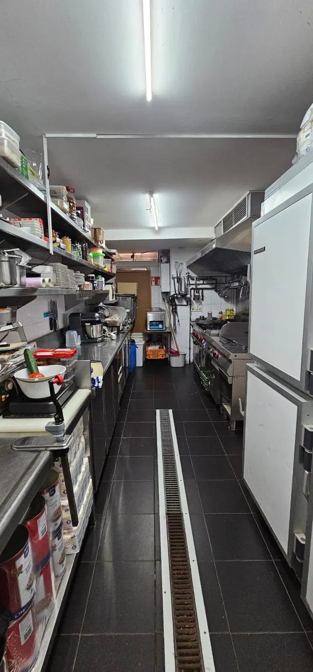RESTAURANTE CON VIVIENDA SUPERIOR EN PLATJA DELS RIELLS — 11