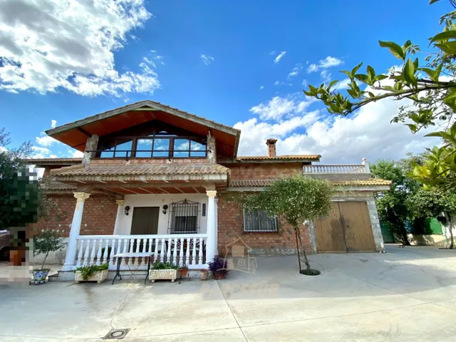 ZONA MAJANEQUE -Parcela de 1000m2 con casa que cada planta s