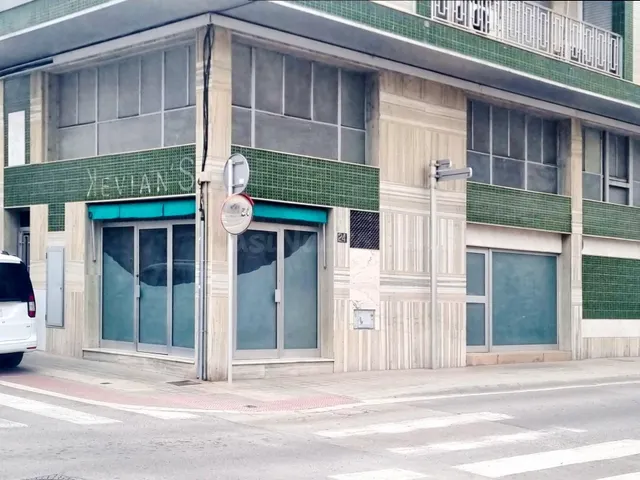 LOCAL COMERCIAL EN ALQUILER EN AMPOSTA