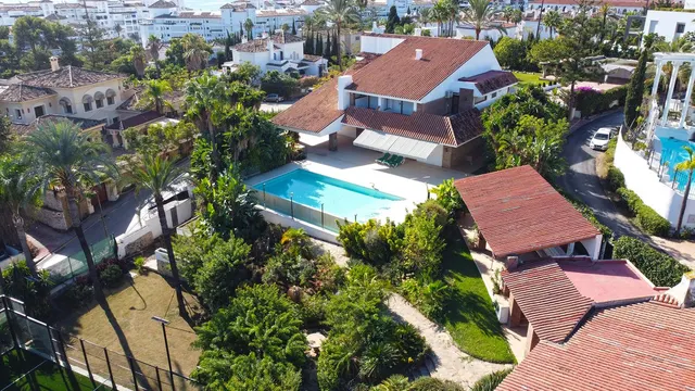 Chalet 7 habitaciones 834m² en venta - Marbella — 13