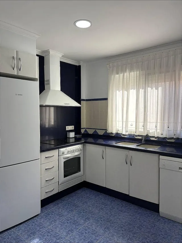 Chalet pareado con vistas al mar en Playa del Rey: un hogar junto al Mediterráneo para todo el año — 30
