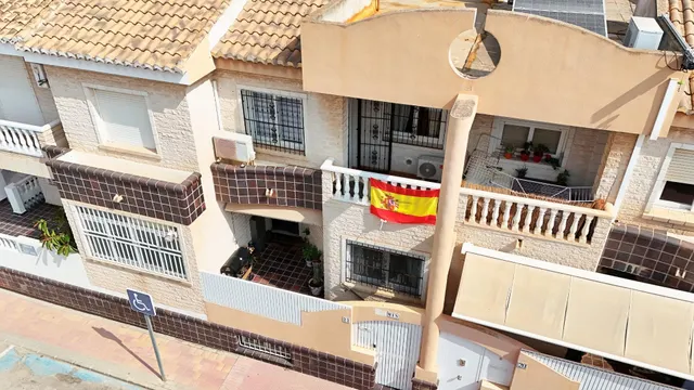 ESPECTACULAR DUPLEX REFORMADO CERCA DEL CENTRO Y PLAYAS — 35