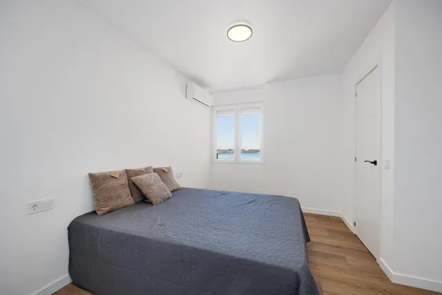 PRECIOSO APARTAMENTO TOTALMENTE REFORMADO CON VISTAS FRONTALES AL MAR — 19