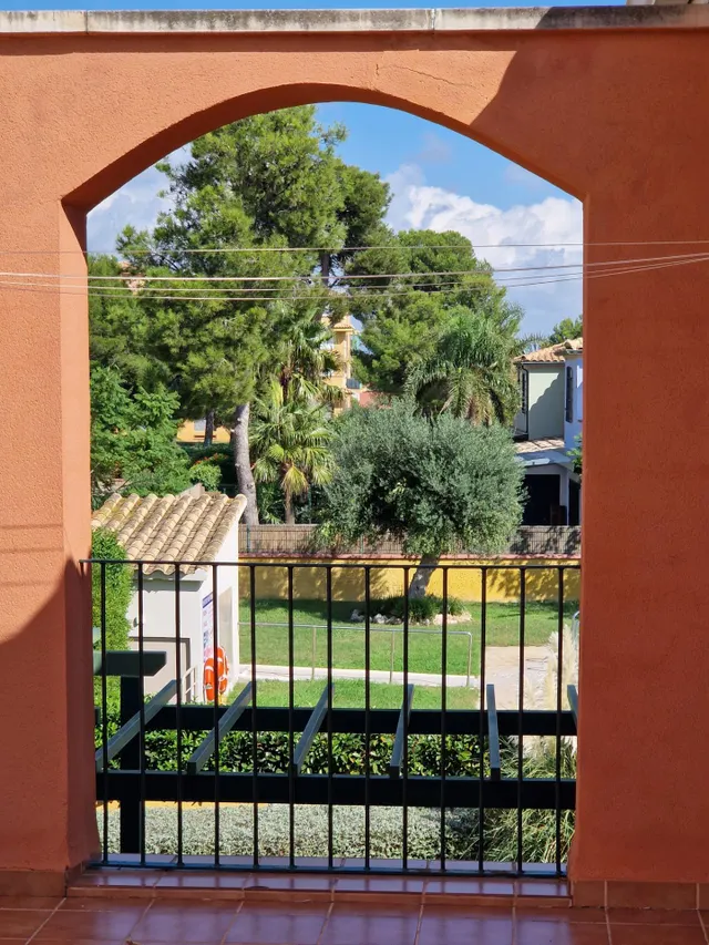 Acogedora Casa Adosada en Miami Platja con Jardín Privado y Piscina Comunitaria — 17
