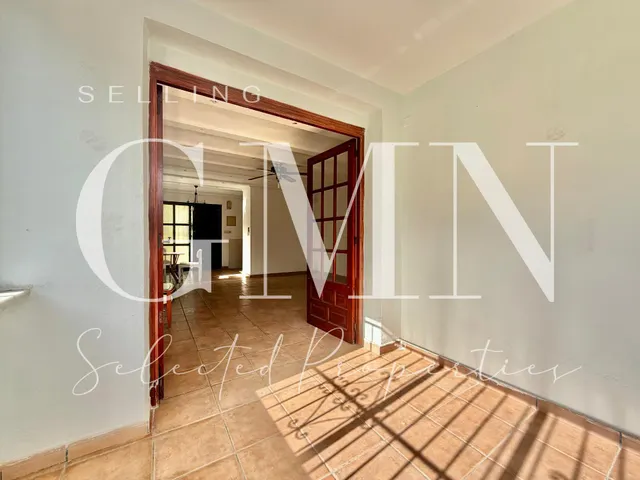 EXCELENTE VILLA EN ESQUINA EN ALBIR | MÁS PRIVACIDAD, LUZ Y GRAN POTENCIAL — 27