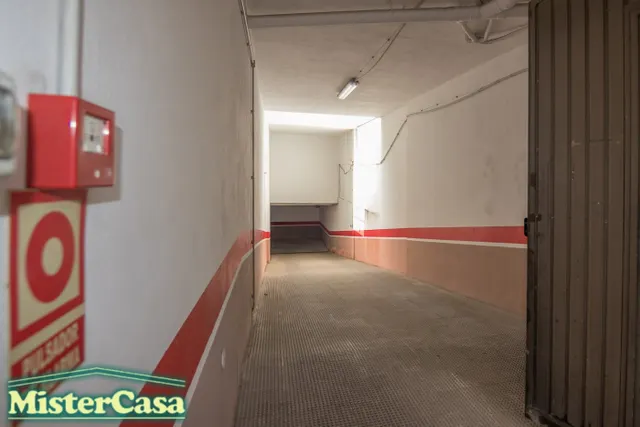 EXCLUSIVA Atico-duplex en zona centro con Terraza + Garaje — 50