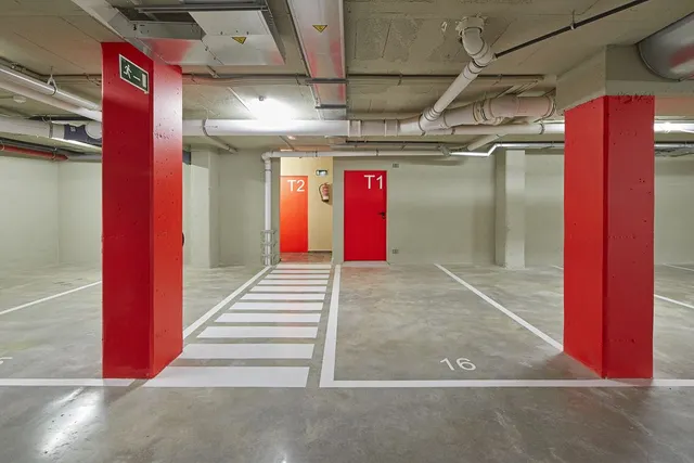 Parking de moto 2m² en alquiler - Eixample — 7