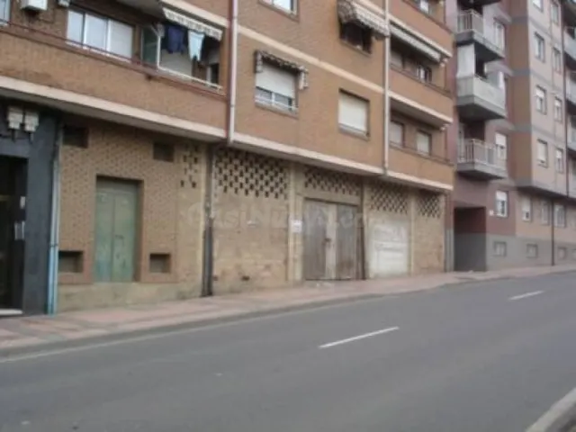 Garaje 11m² en venta - Valencia De Don Juan