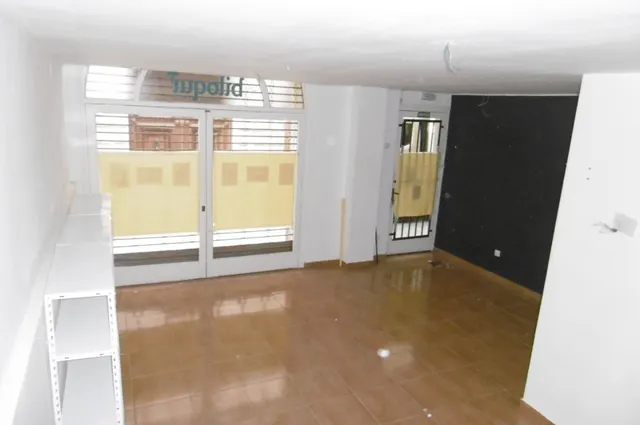 Local comercial en pleno casco antiguo de la ciudad, cerca del conservatorio de música, catedral — 3