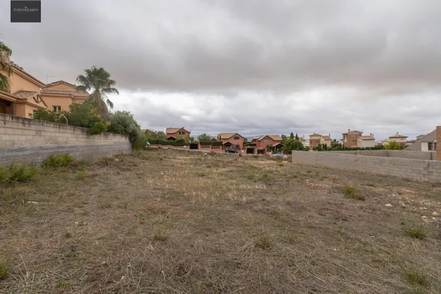 VENTA DE PARCELA EN LA URBANIZACIÓN CAÑADAS DEL PARQUE — 24