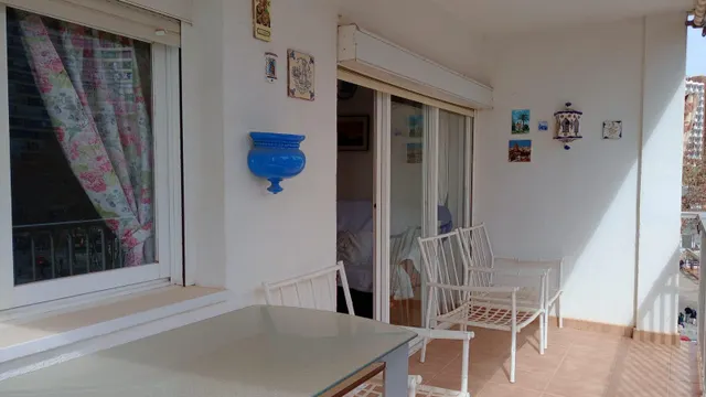Amplio piso con vistas al mar y 4 dormitorios en 1 Línea playa Levante. — 12