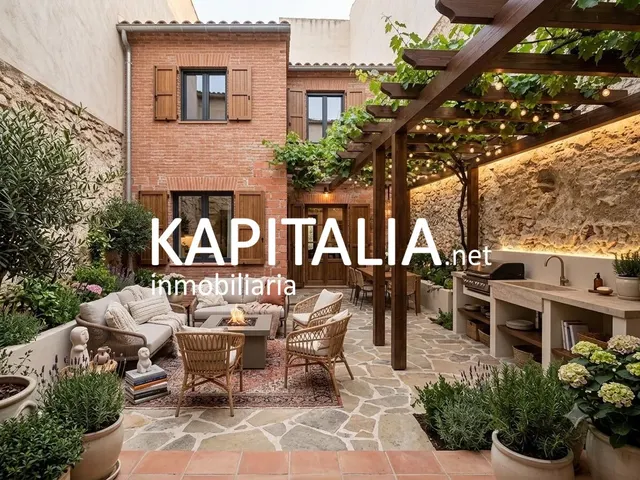 Casa con patio y garaje en Agres — 8