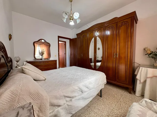 E. PISAZO DE 4 HAB. CON DOS TERRAZAS, DOS BAÑOS. — 22