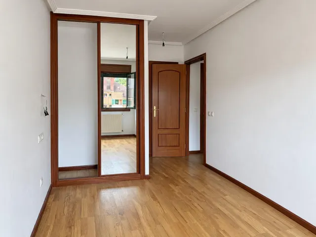 ¡a estrenar! dos dormitorios, terraza, garaje y trastero en Oviedo — 11